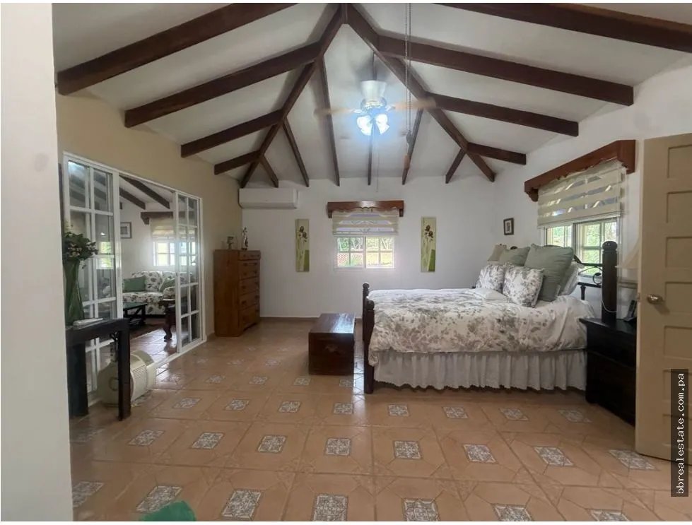 Sale of House in Coronado Golf Club, Coronado Beach