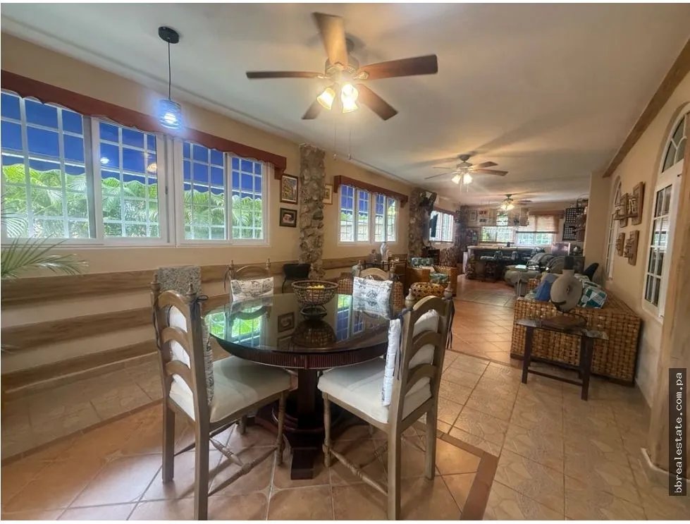 Sale of House in Coronado Golf Club, Coronado Beach