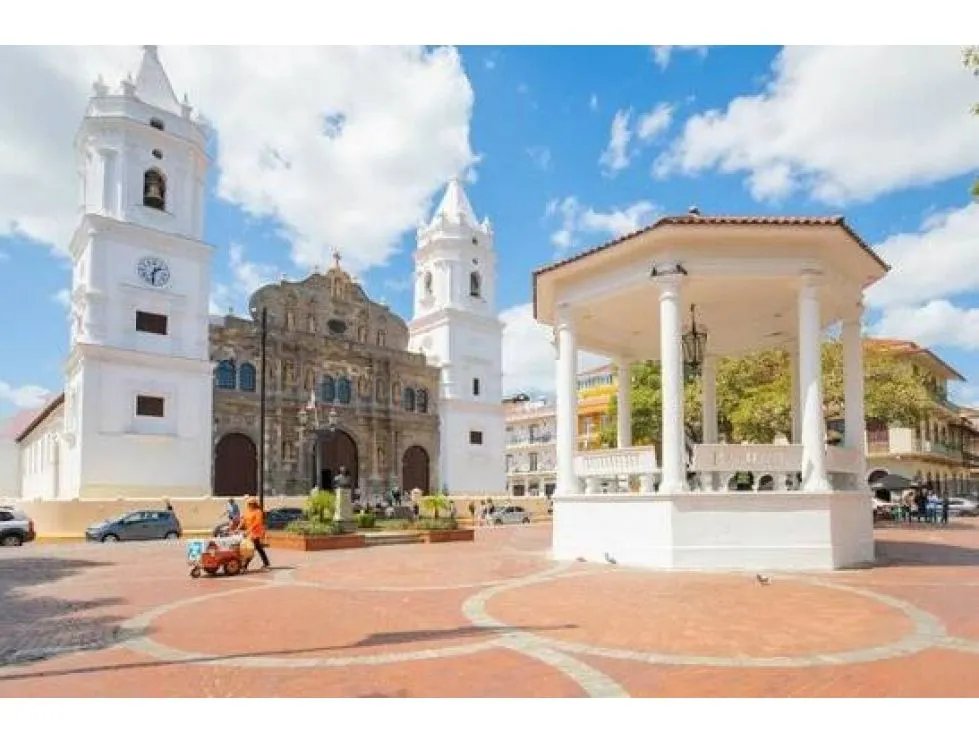 Oportunidad de Inversión: Locales Comerciales en Venta PH Santa Teresita Living, Casco Antiguo