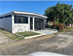 Venta de casa en Residencial Los Cantaros, Nvo. Tocumen. MY