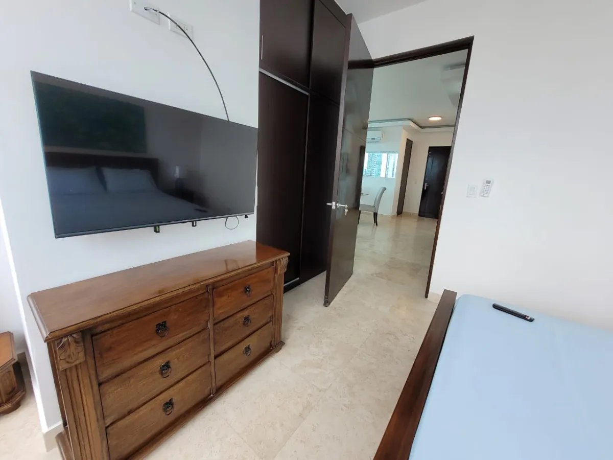 APARTAMENTO AMOBLADO EN ALQUILER – AVENIDA BALBOA (194m2)