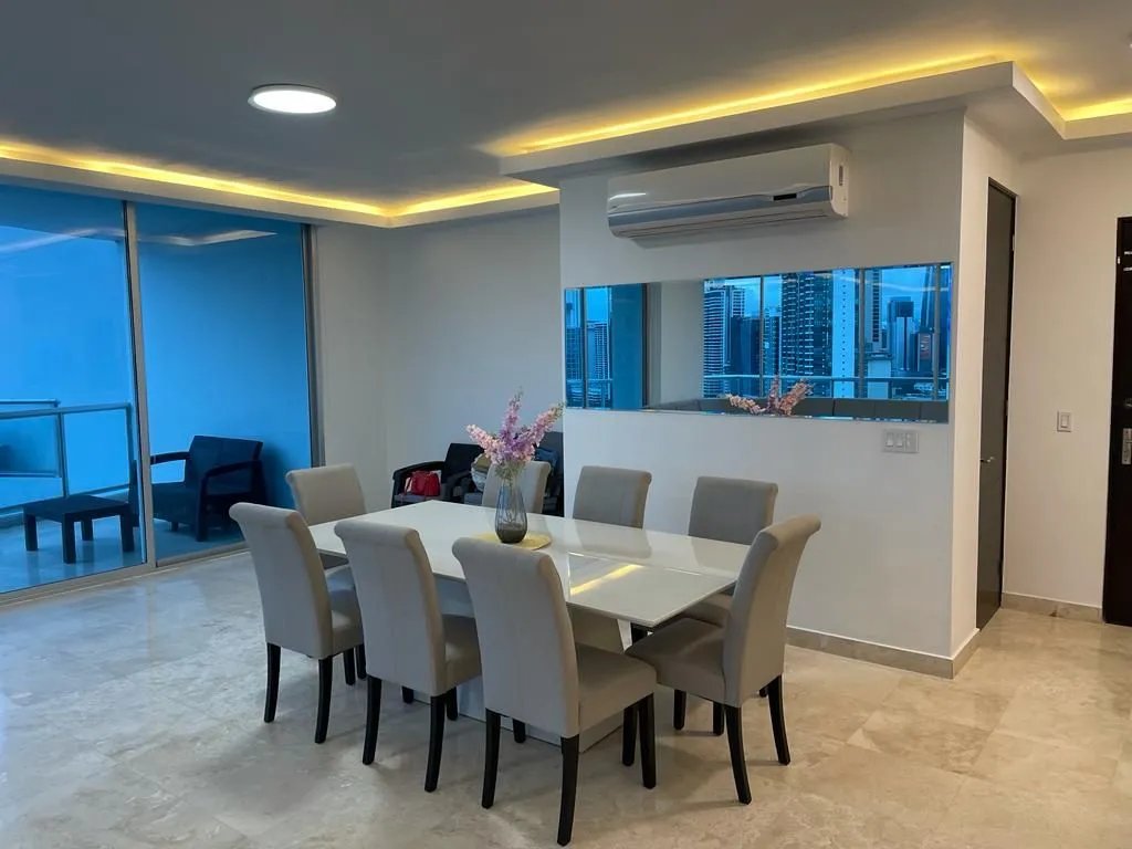 APARTAMENTO AMOBLADO EN ALQUILER – AVENIDA BALBOA (194m2)