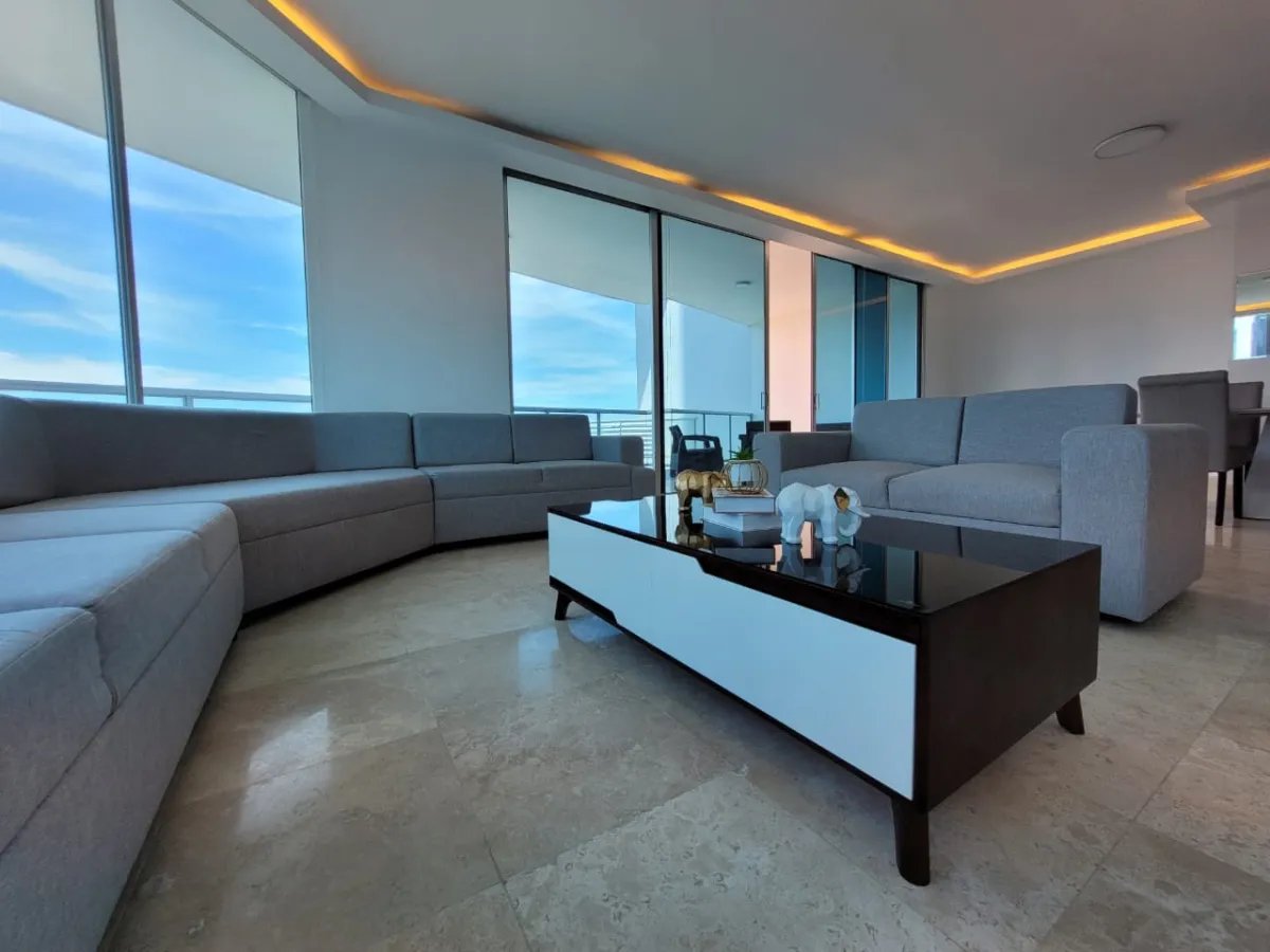 APARTAMENTO AMOBLADO EN ALQUILER – AVENIDA BALBOA (194m2)