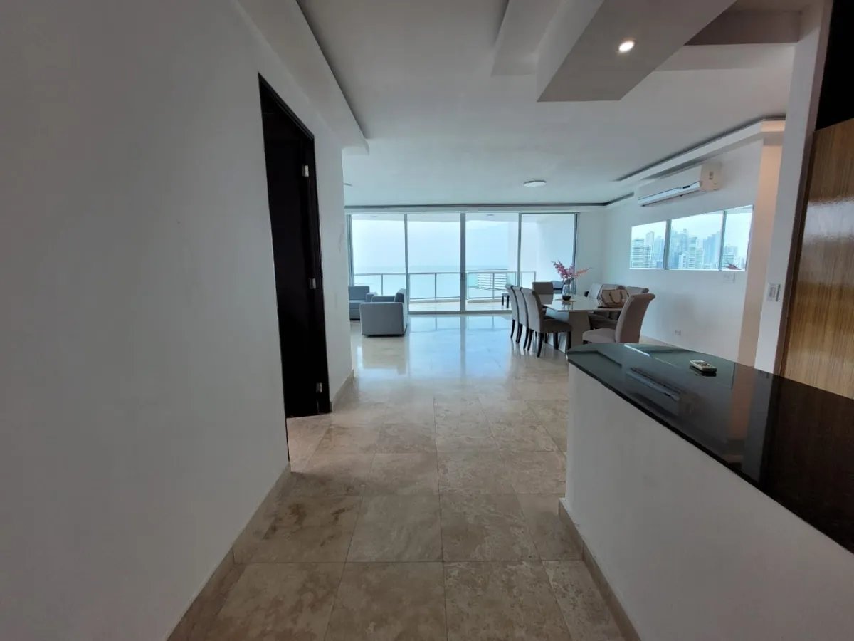 APARTAMENTO AMOBLADO EN ALQUILER – AVENIDA BALBOA (194m2)