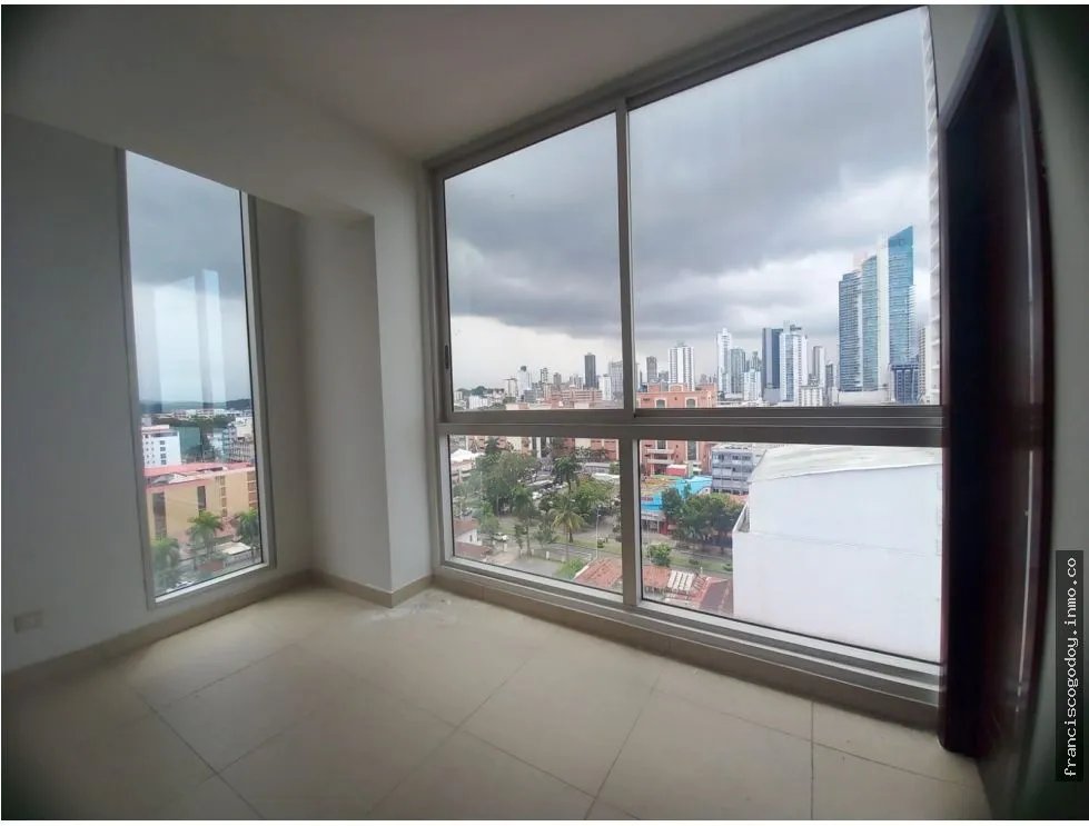 Apartment for Rent and/or Sale on Avenida Balboa