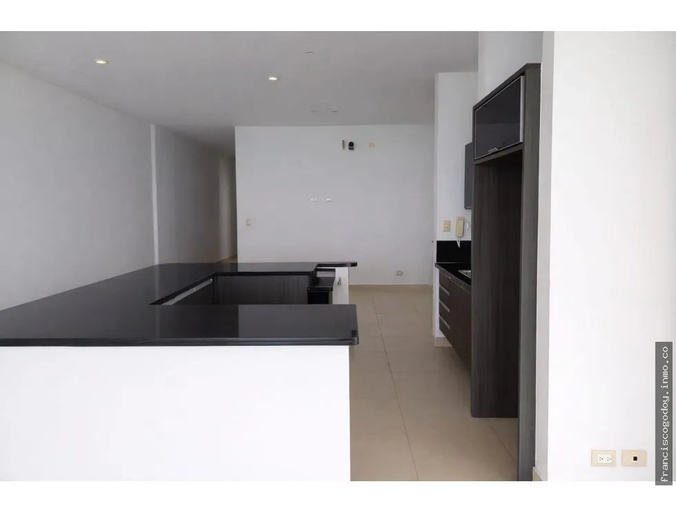 Apartment for Rent and/or Sale on Avenida Balboa