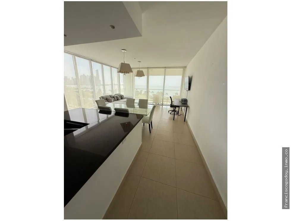 Apartment for Sale and/or Rent on Avenida Balboa