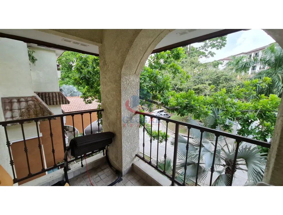 Sale of Apartment in Embassy Club Clayton