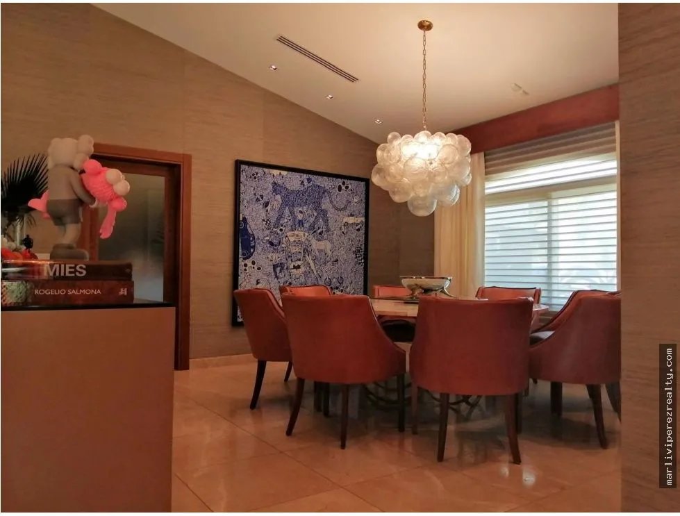 Se vende lujosa y amplia casa en Tucán Country Club