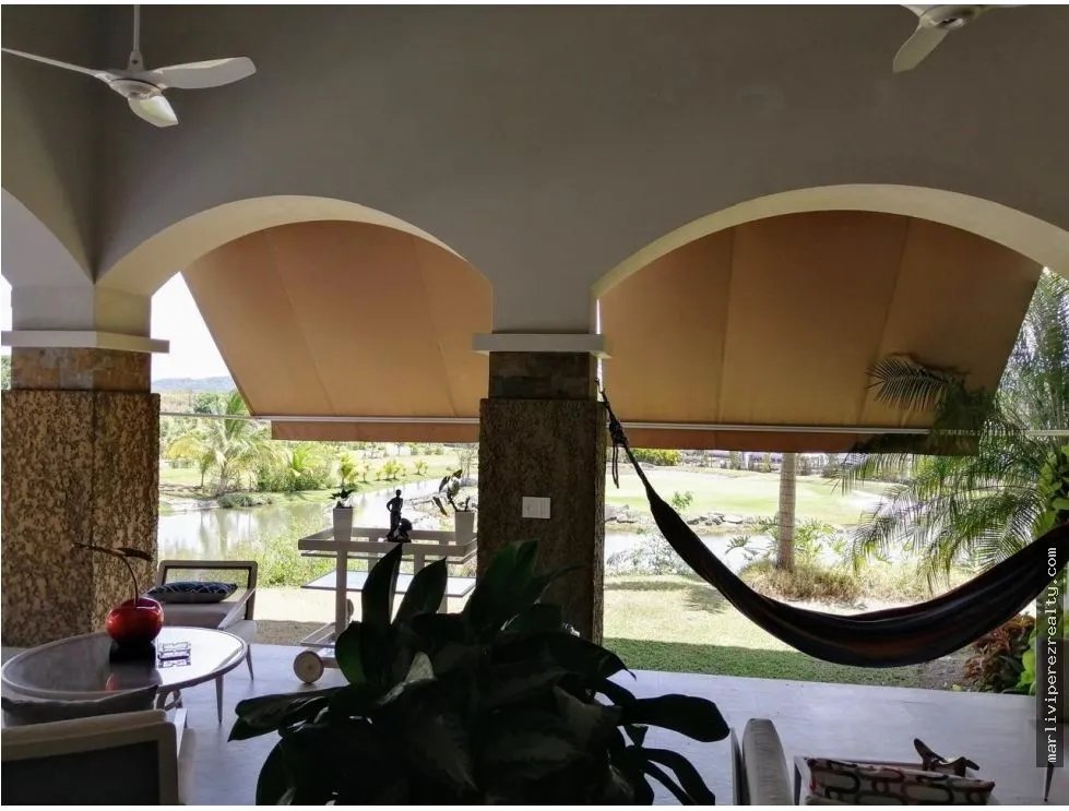 Se vende lujosa y amplia casa en Tucán Country Club