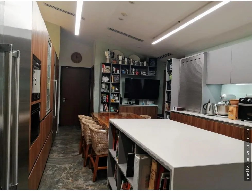 Se vende lujosa y amplia casa en Tucán Country Club