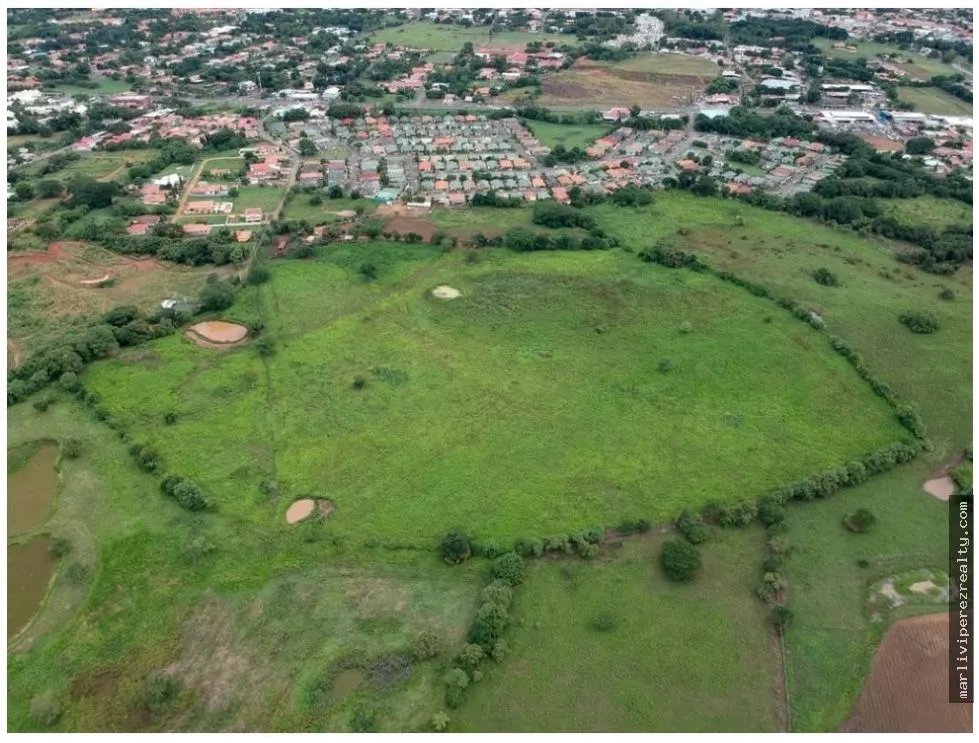 Land Sale in Chitré