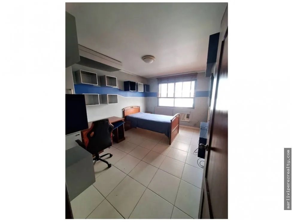 Apartment for Sale in Country Park, San Francisco
