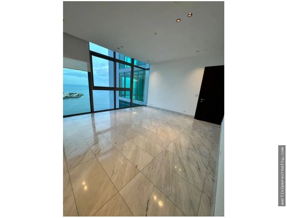 ALQUILER DE APARTAMENTO FRENTE AL MAR