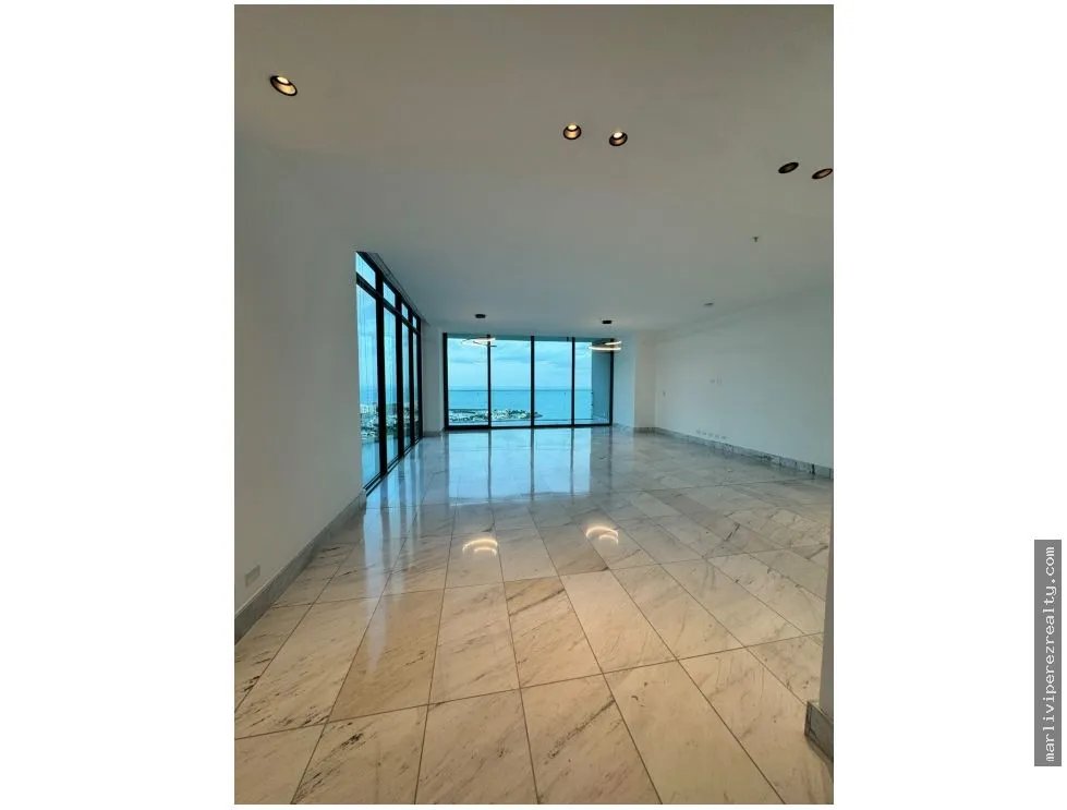 ALQUILER DE APARTAMENTO FRENTE AL MAR