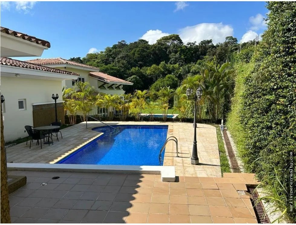 Casa en Alquiler – Tucán Country Club & Resort