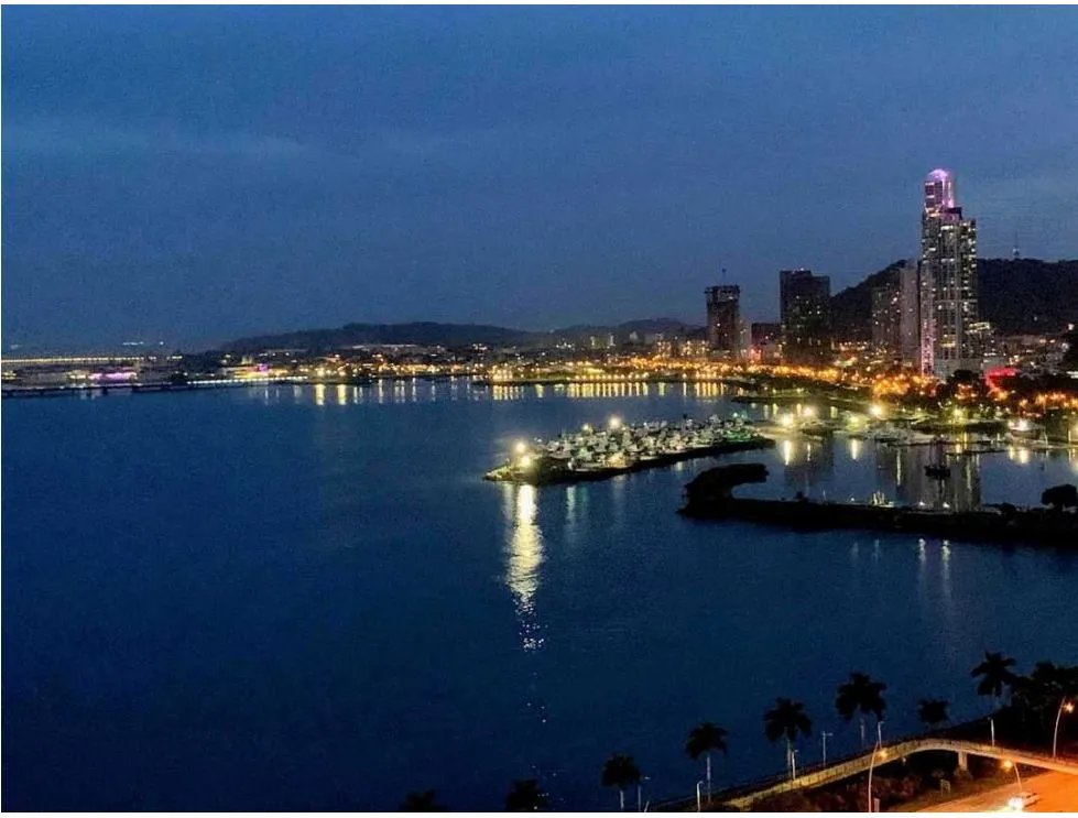 FURNISHED APARTMENT FOR RENT PH DELFINES AV BALBOA 280m2 AVAILABLE NOVEMBER