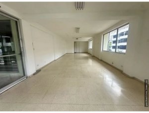 Alquiler de local comercial en Vía Argentina