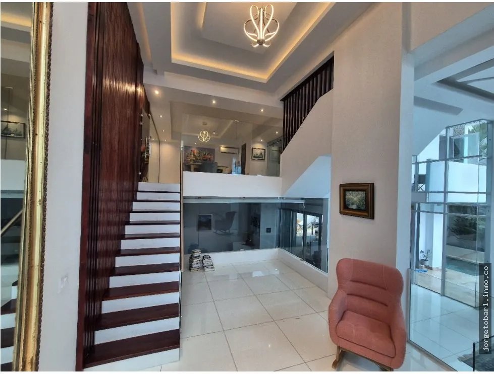 Casa à Venda em Altos Del Golf