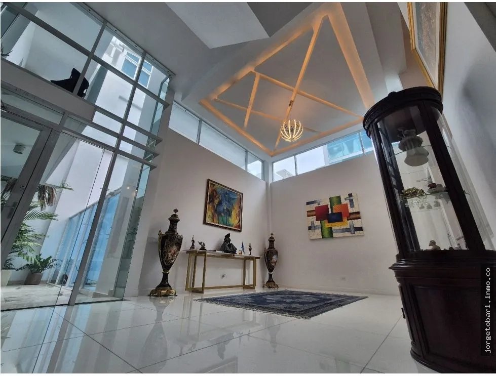 Casa à Venda em Altos Del Golf