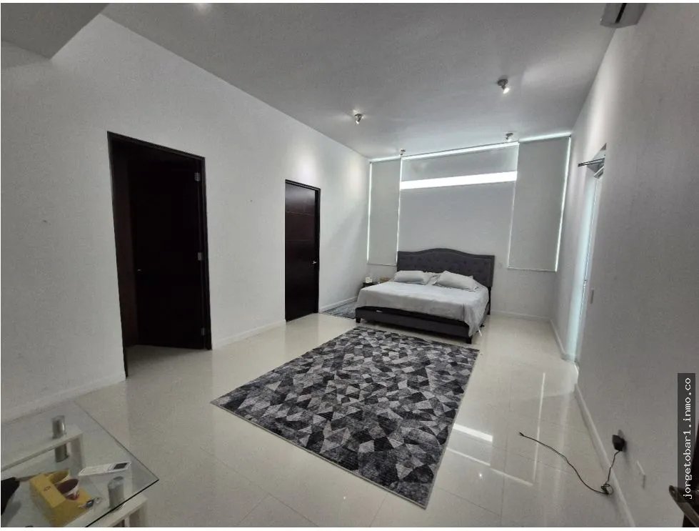 Casa à Venda em Altos Del Golf