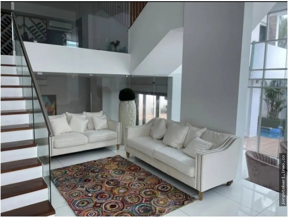 Casa à Venda em Altos Del Golf
