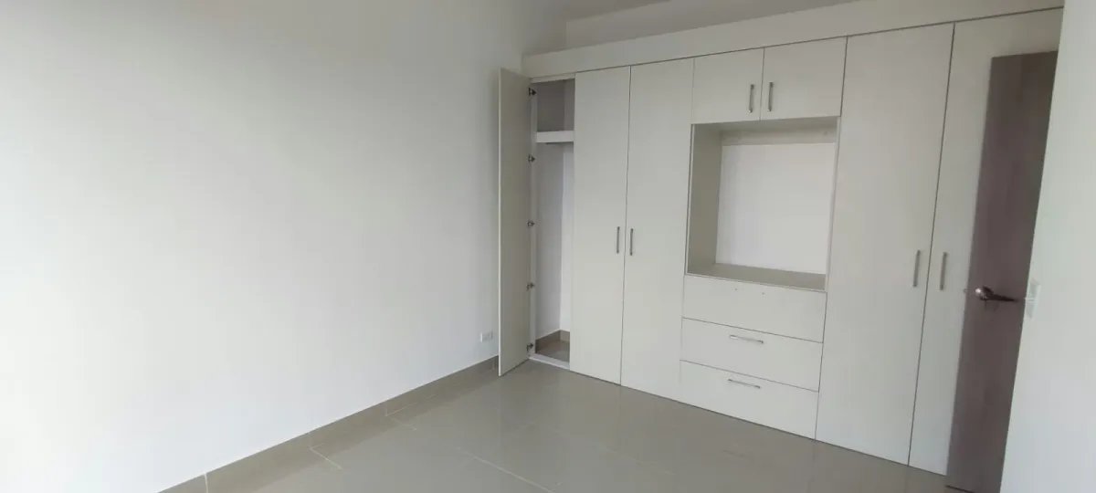 Amplio Apartamento con Terraza en PH Metro View  -  Hato Pintado