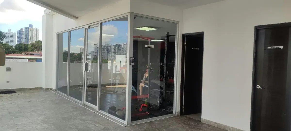 Amplio Apartamento con Terraza en PH Metro View  -  Hato Pintado