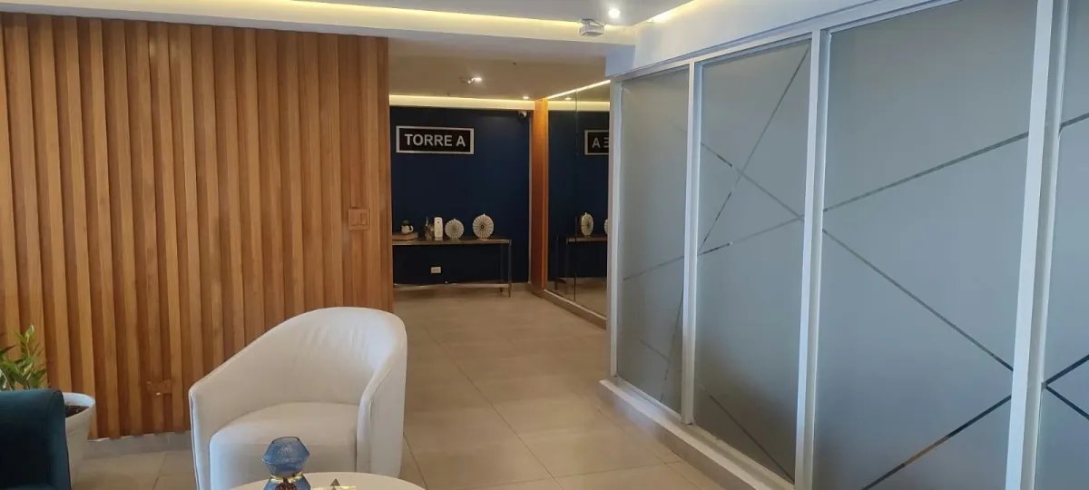 Amplio Apartamento con Terraza en PH Metro View  -  Hato Pintado
