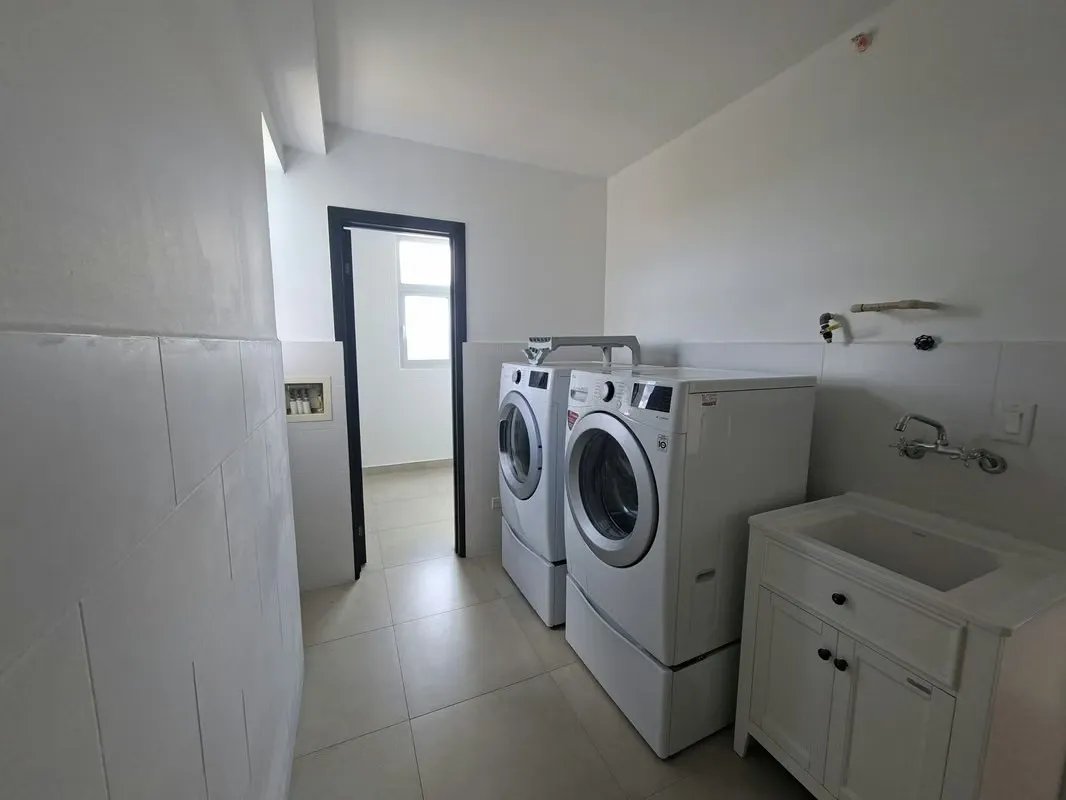 Lujoso Apartamento en PH Country Heights | Altos de Panamá | 218 m²