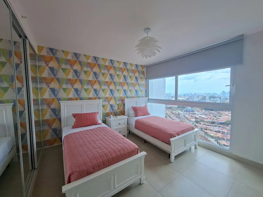 Lujoso Apartamento en PH Country Heights | Altos de Panamá | 218 m²