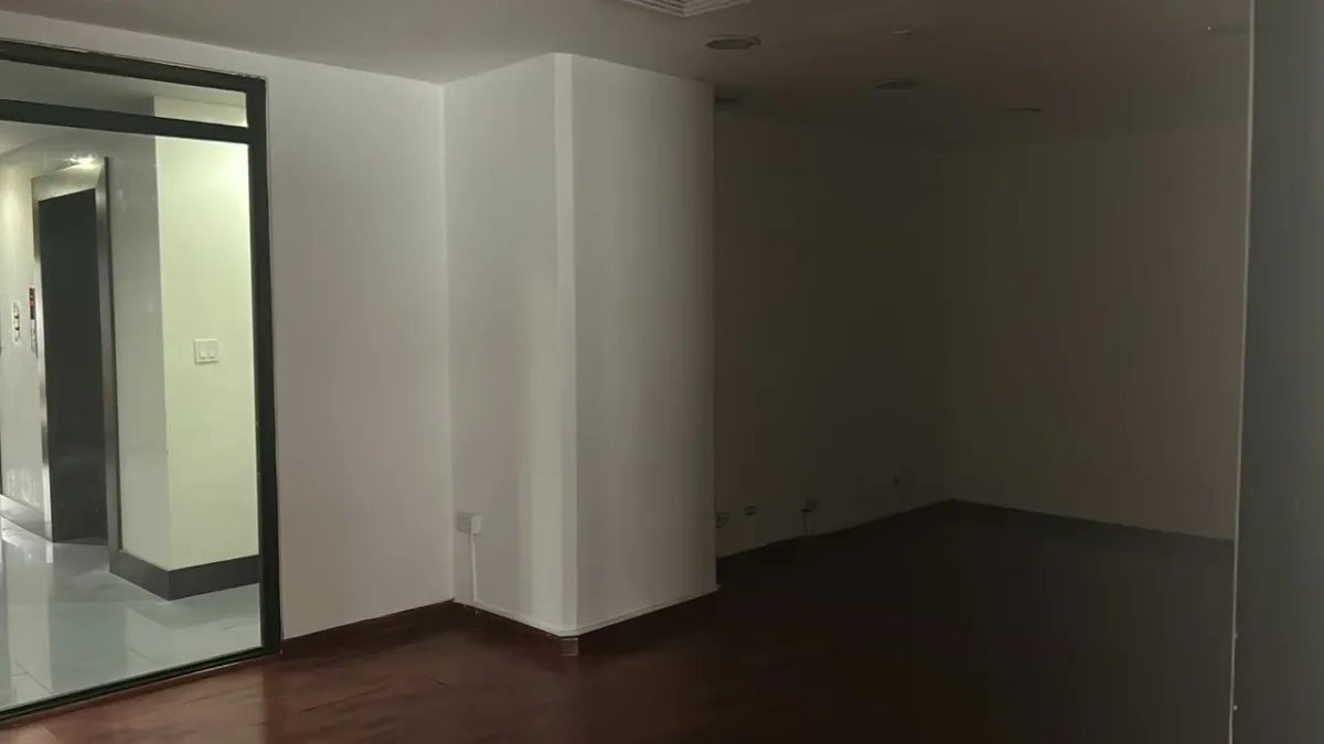 Unique Opportunity: Corporate Office from $12/m² in Banking Area | 4 Parking Spaces