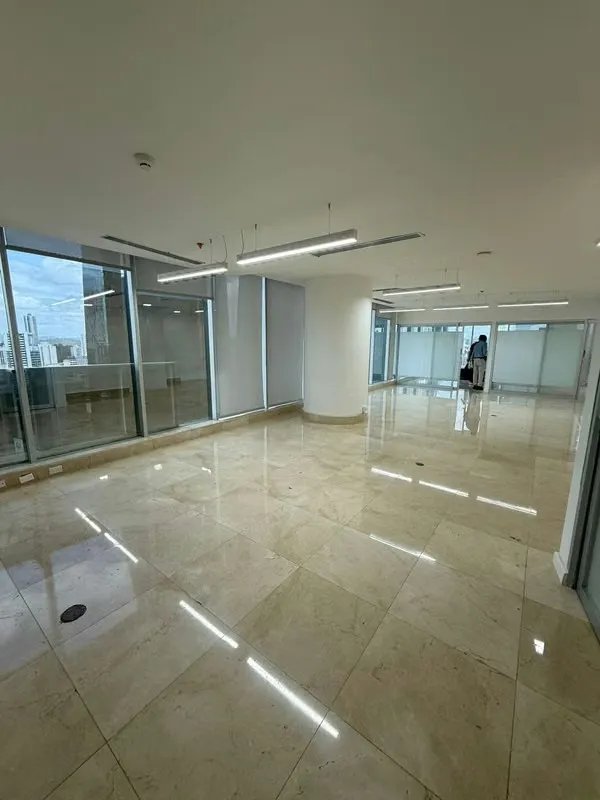 VENTA Oficina comercial · F&F Properties