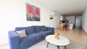 READY TO MOVE IN! SPACIOUS FURNISHED APARTMENT