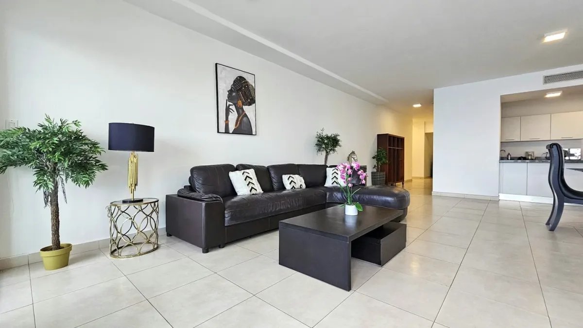 Exclusivo Apartamento Amoblado en Avenida Balboa | 3 Recámaras | 256 m²