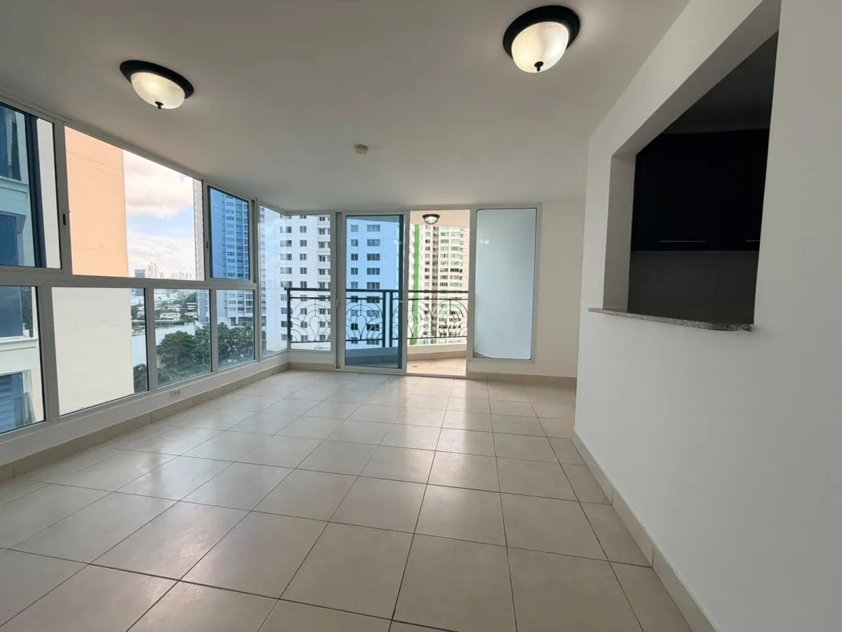 Venta de apartamento en PH Belview Towers, Edison Park