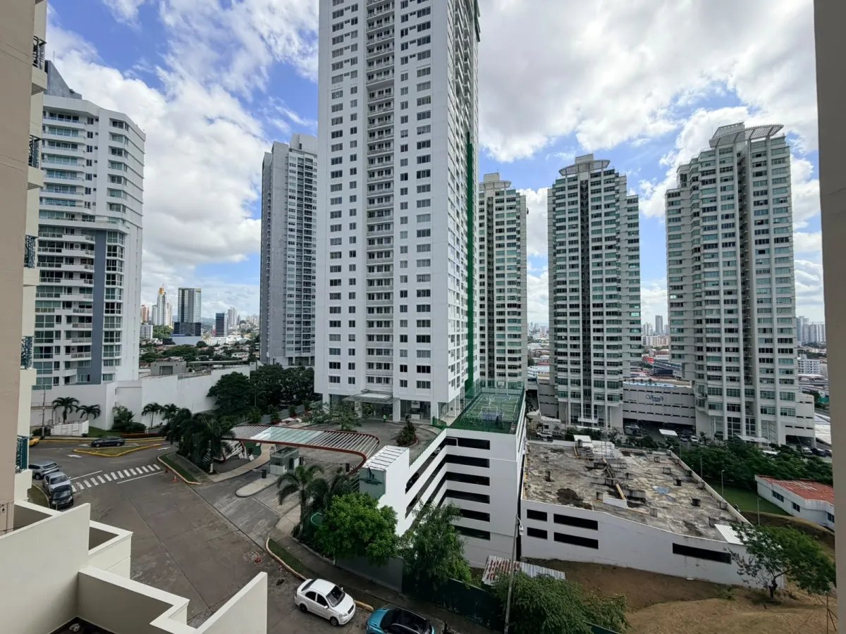 Venta de apartamento en PH Belview Towers, Edison Park