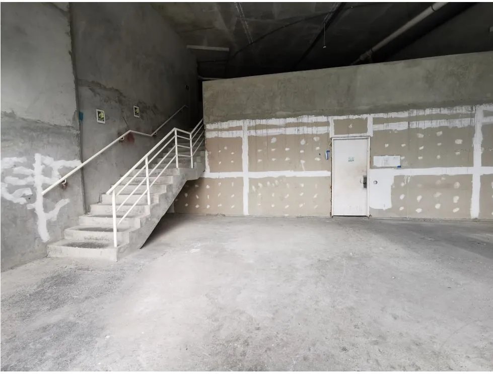 Venta/Alquiler de locales de 2 niveles en SKy Point, Tumba Muerto. LM