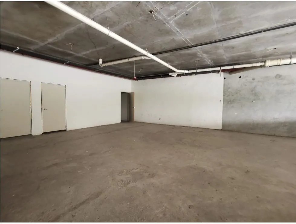 Venta/Alquiler de locales de 2 niveles en SKy Point, Tumba Muerto. LM