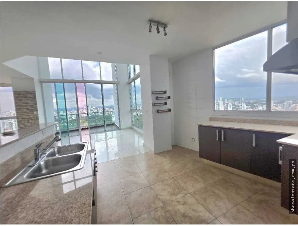 Apartment for Sale in PH Park Loft, San Francisco