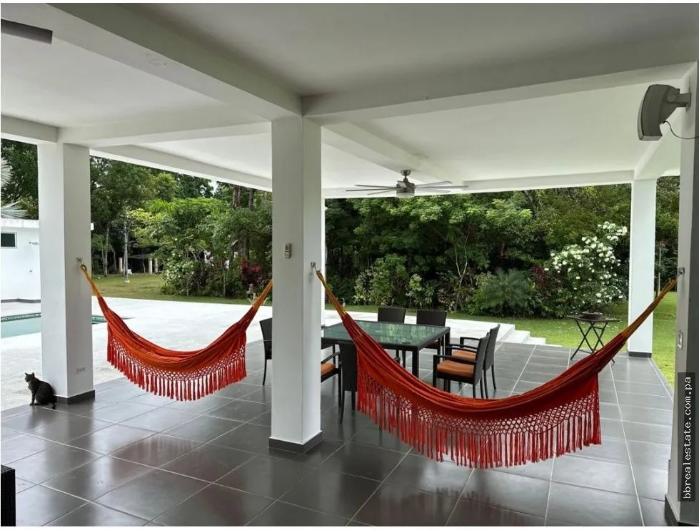 Casa à Venda em Santa Clara