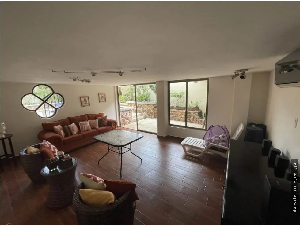 Casa à Venda em La Alameda