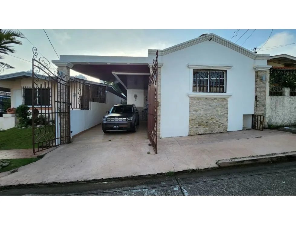 Casa à Venda em Betania