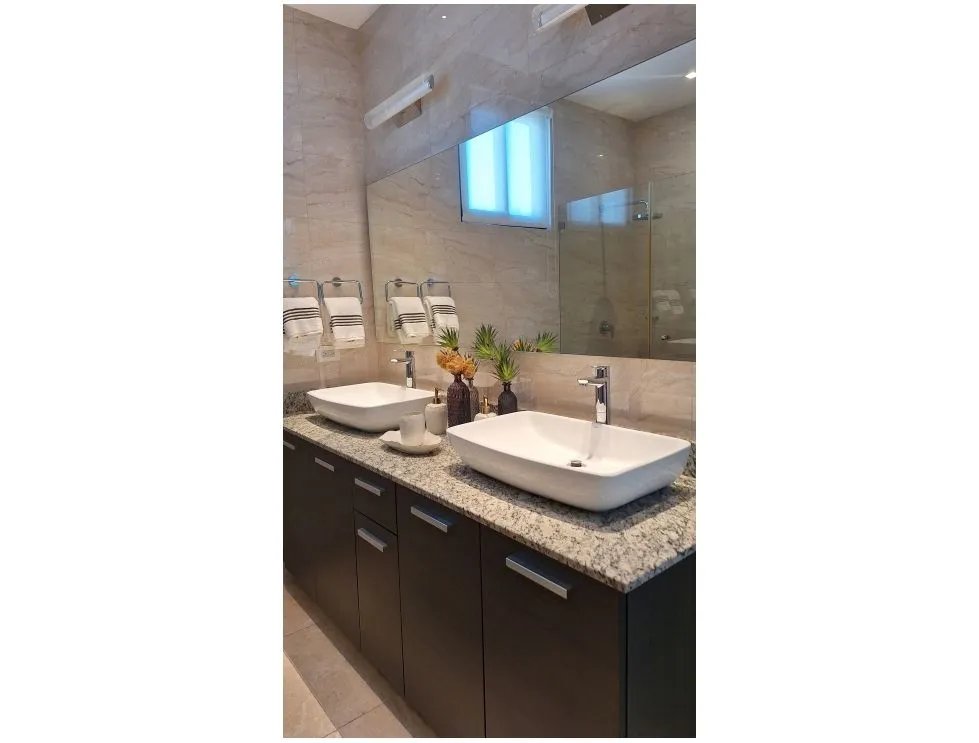 Venta de apartamentos en Deluxe Residences, Punta Paitilla. LM