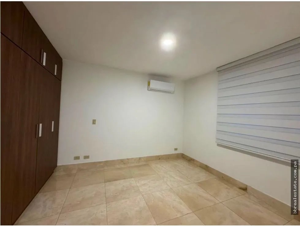 Alquiler de apartamento en PH The Colonial, Santa Marìa