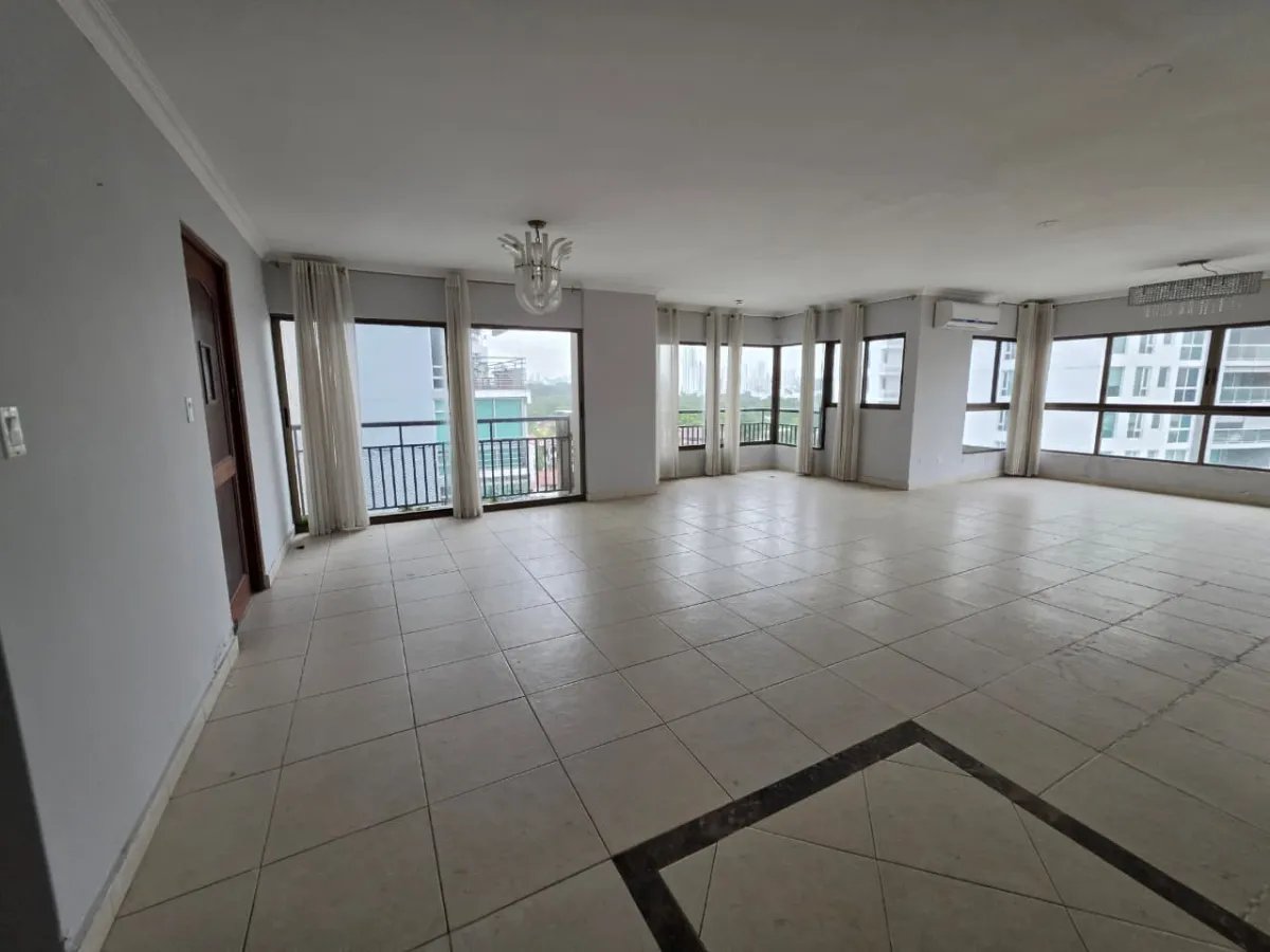 Venta de Apartamento en PH Long Beach, Coco del Mar