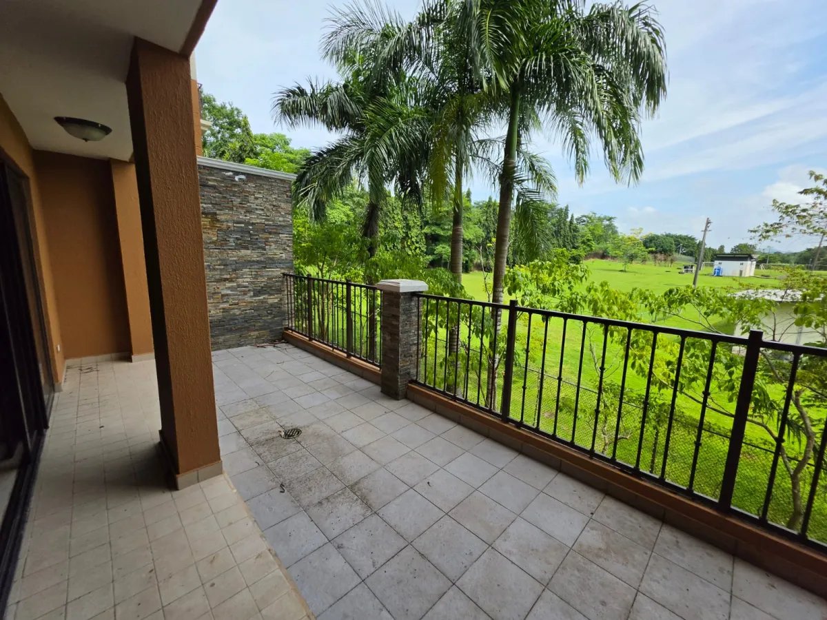 Apartamento à Venda em Clayton