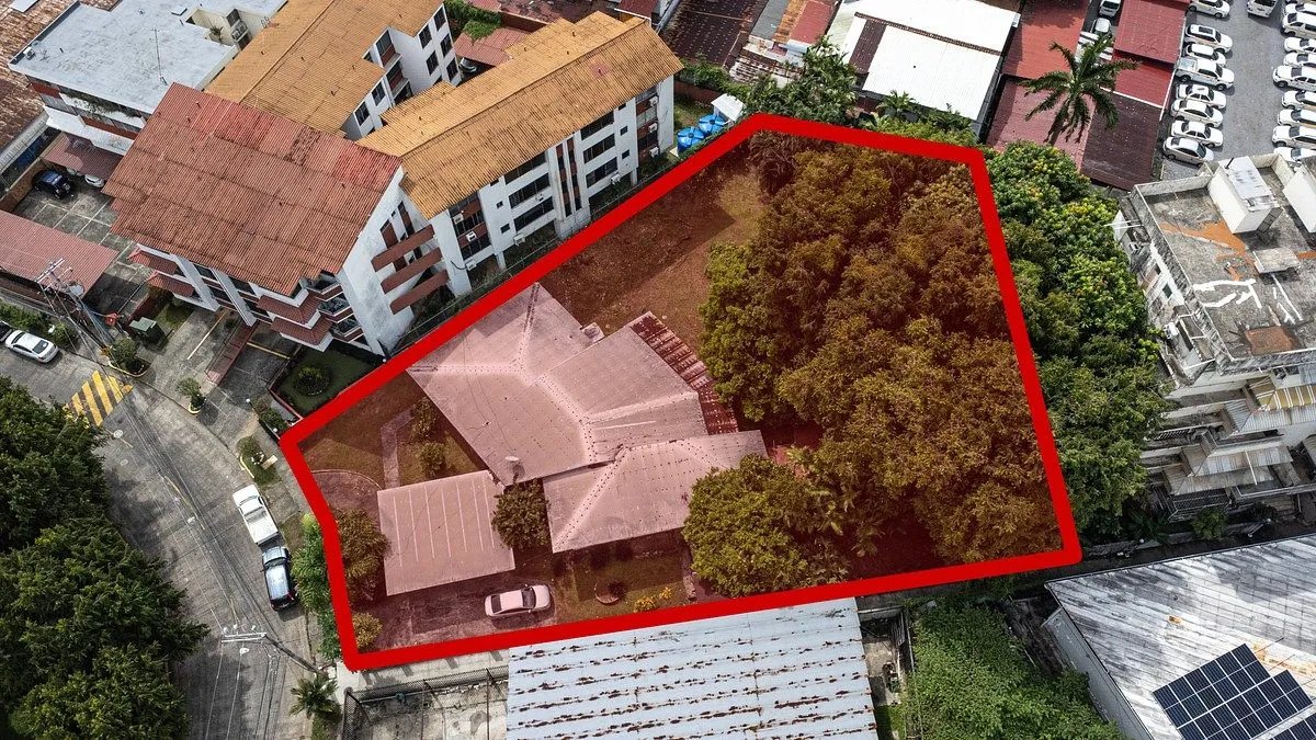 LAND SALE WITH HOUSE 1,337 M2 R2B EL CARMEN