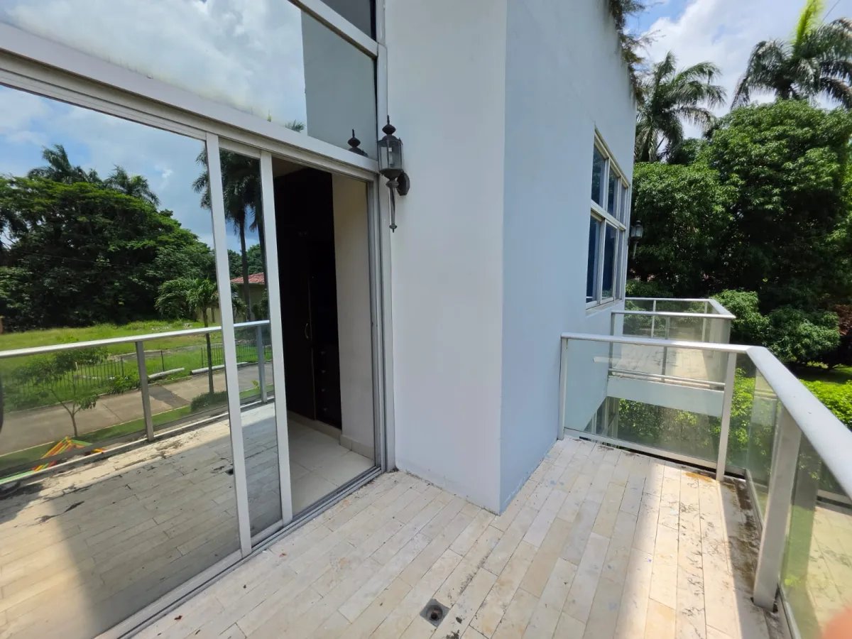 Venta de Apartamento  en PH The Bridge, Amador