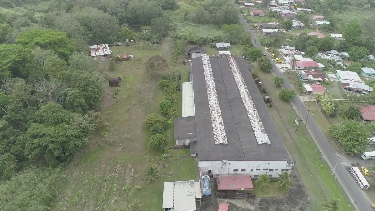 Warehouse for sale in Colon